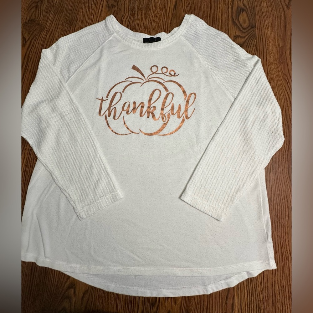 Woman’s Long Sleeve White Top Size XXL